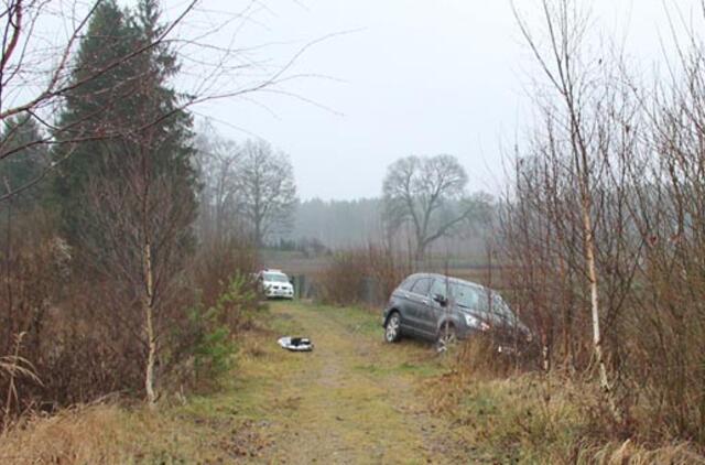 Latvijoje vogto automobilio vairuotojas sužalojo pareigūną