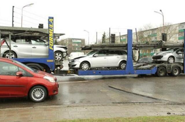 Perki automobilį ar katę maiše?