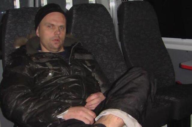 Su 3 ratais "VW Passat" nuvažiavo 5 kilometrus