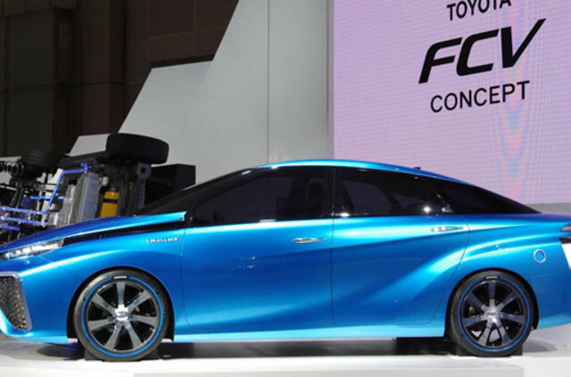 "Toyota" ketina gaminti kuro elementų automobilius jau iki 2015 metų