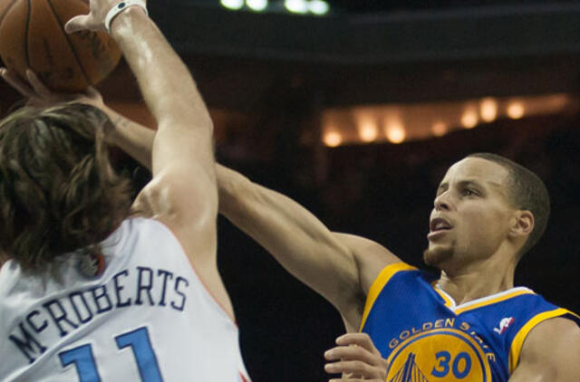 43 Stiveno Kario pelnyti taškai neišgelbėjo "Warriors" ekipos nuo pralaimėjimo