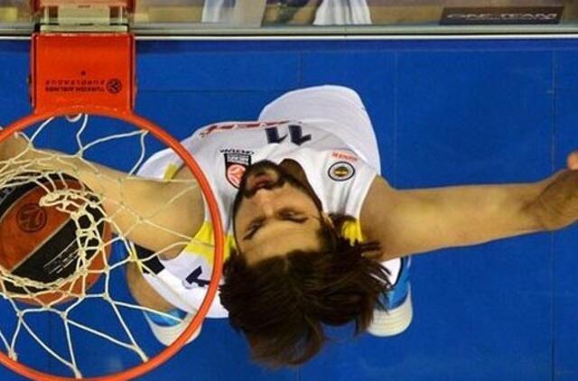 "Fenerbahce Ulker“ antrą kartą nugalėjo CSKA, Linas Kleiza pelnė 13 taškų