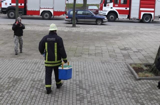 Kaunietė įtaria kaimyną išpylus jos bute gyvsidabrio