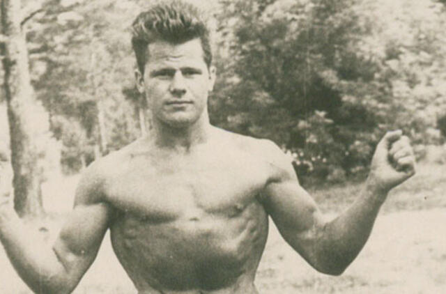 Klaipėdos akvarelės: namai ir žmonės (320)