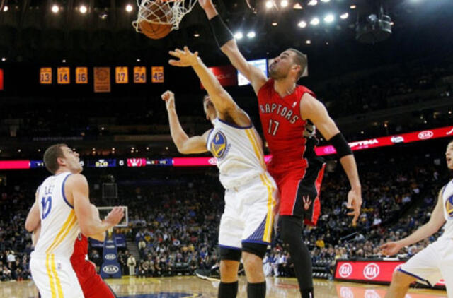 "Raptors" išvaistė 27 taškų pranašumą ir nusileido "Warriors"