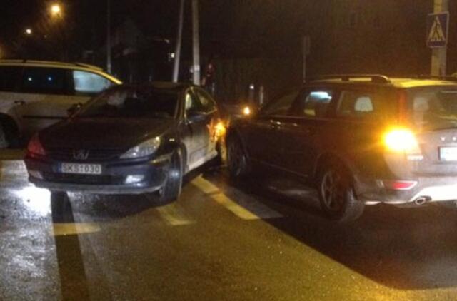 Sankryžoje Gargžduose neišsiteko trys automobiliai