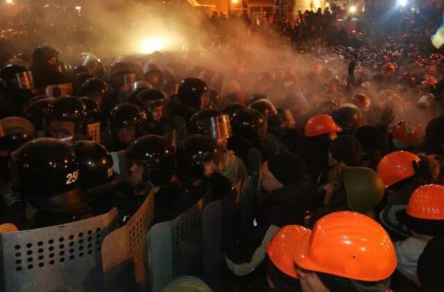 Ukrainos milicija Kijeve šturmavo protestuotojus