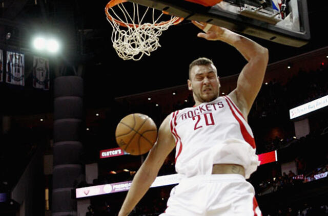 Donatas Motiejūnas grįžo į "Rockets" ir sužaidė vieną geriausių mačų šį sezoną