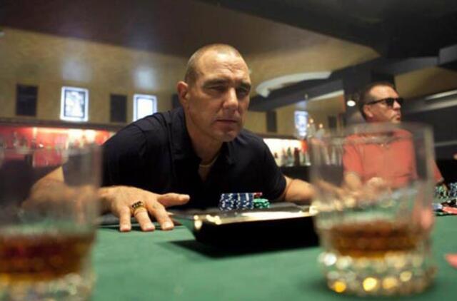 Į kino teatrus atkeliauja Emilio Vėlyvio juosta "Redirected/Už Lietuvą!"