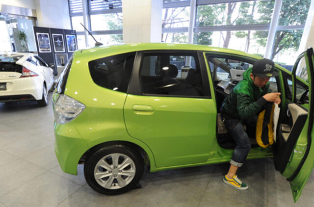 Japonijoje automobilių pardavimai gruodį pakilo beveik 19 procentų