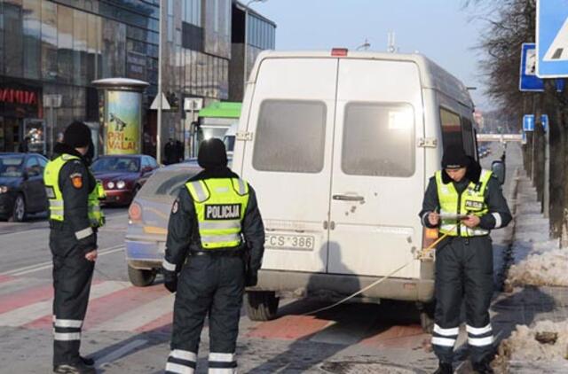 Kelių policija žada neatleisti vadžių