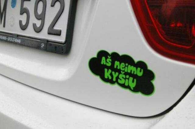 Neblaivus vairuotojas siūlė kyšį