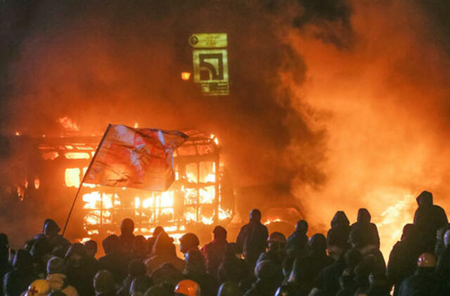 Ukrainoje per protestą sužeista 70 žmonių, šalies vadovybė pasirengusi derėtis