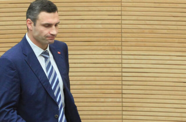 Vitalijui Klyčko nepavyko įtikinti protestuotojų palikti jų užimtą Ukrainos Teisingumo ministerijos pastatą