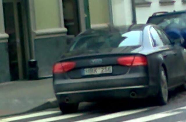 Automobilių statymo įpročius keičia baudomis