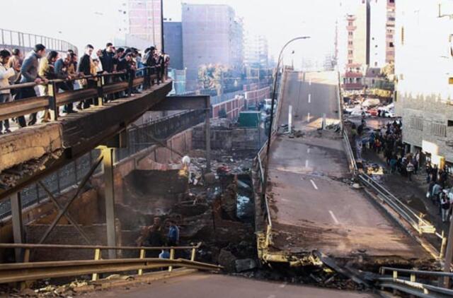 Egipte sugriuvo tiltas, žuvo žmogus