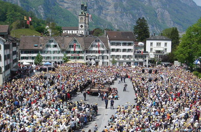 ES stabdo bendradarbiavimą su Šveicarija
