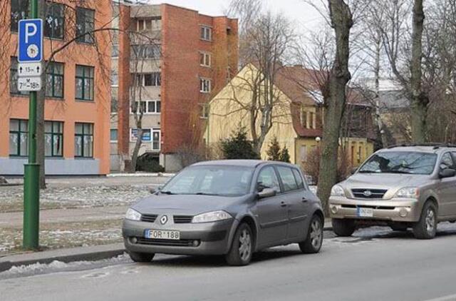 Mokinių tėvai neišvengia rinkliavos