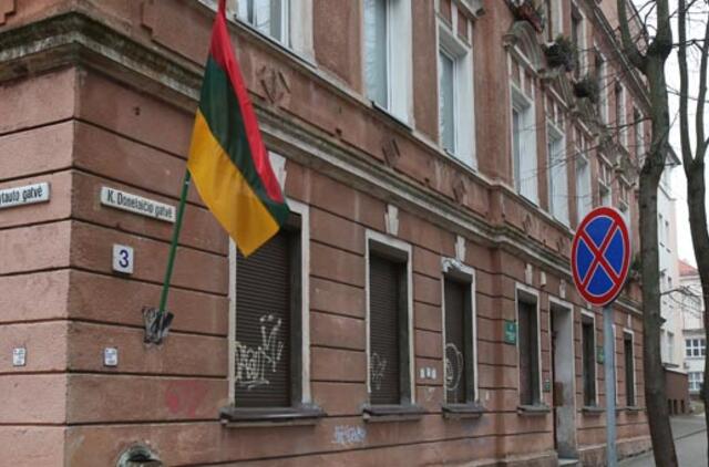 Neiškėlusieji vėliavų sulauks baudų