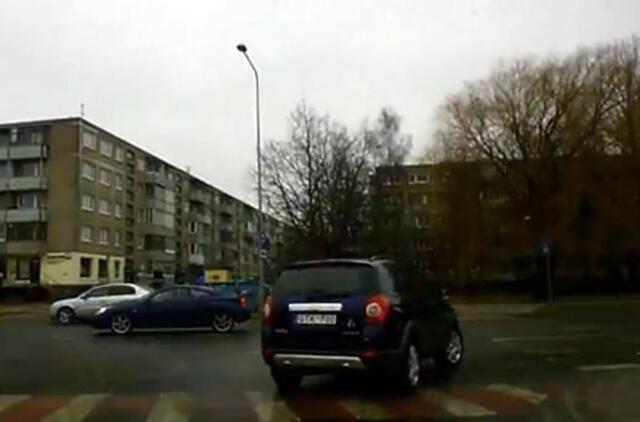 "Pagauk gaidelį": posūkių rodymas - atgyvena?