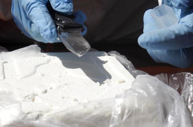 Už kokaino kontrabandą iš Čilės - 10 metų nelaisvės