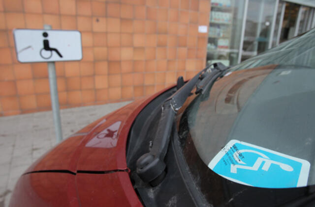 Rengiamasi praplėsti gaunančių kompensacijas automobiliams įsigyti sąrašą