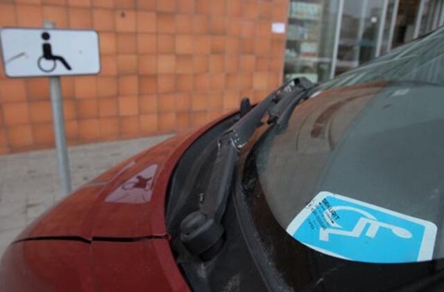 Neįgaliojo ženklas privilegijų suteikia ne visada