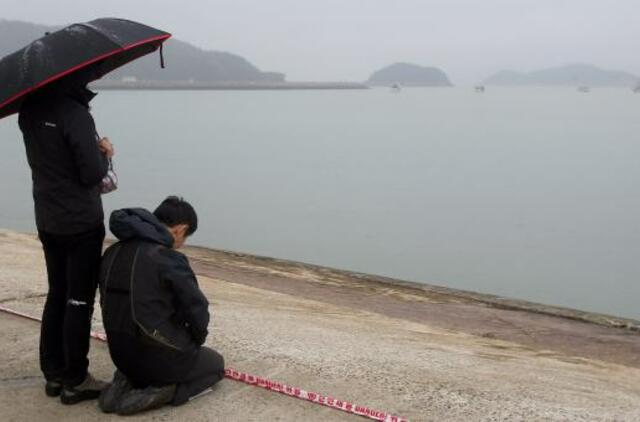 Nuskendusio Pietų Korėjos kelto aukų skaičius pasiekė 190