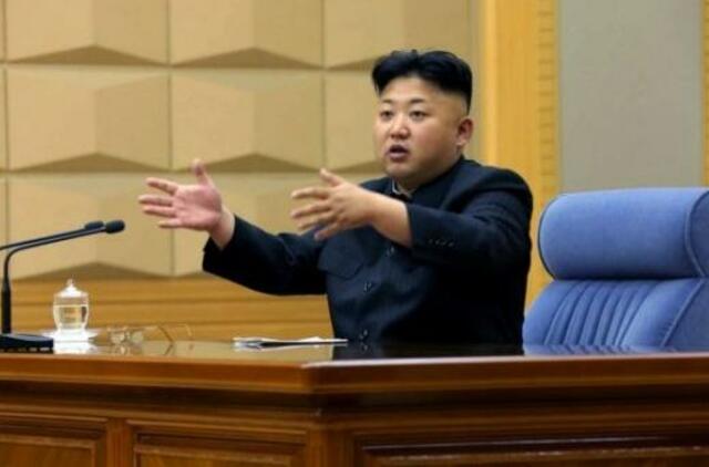 Šiaurės Korėja pradėjo karines pratybas šalia Pietų Korėjos vandenų