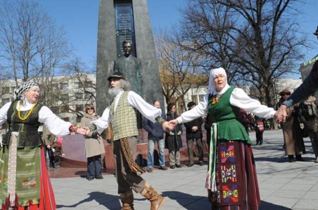 Valstybės vadovai Velykų proga linki santarvės ir darnos