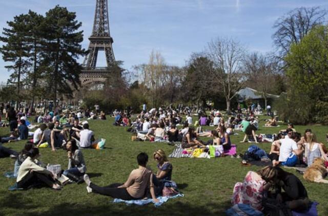 Paryžius skelbia sulaukęs rekordinio turistų skaičiaus