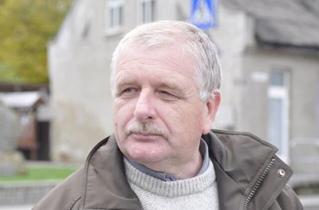 Seniūnas į darbą grįžo su trenksmu