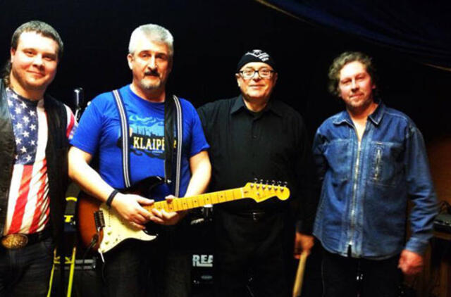 Teatro aikštėje - Klaipėdos roko ir bliuzo grupės "Breaze" koncertas