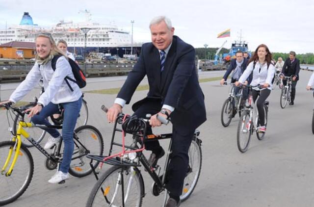 Už Klaipėdą dviračius mynė ir politikai