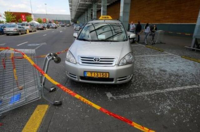 Vilniaus "Akropolyje" žiro stiklai, sužeistos merginos