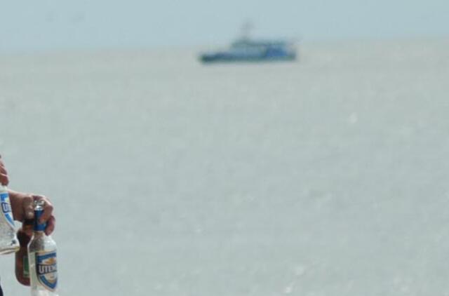 "Bomžai" keliauja į Palangą užsidirbti iš butelių