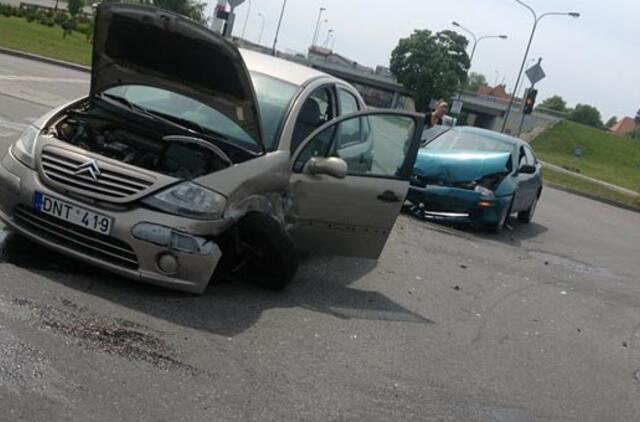 Per avariją Liepų ir Artojo g. sankryžoje sužalota mergina