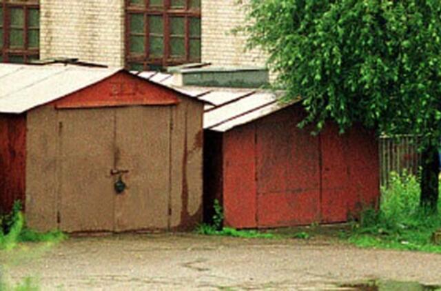 Ilgapirščiai opelį suremontavo patys