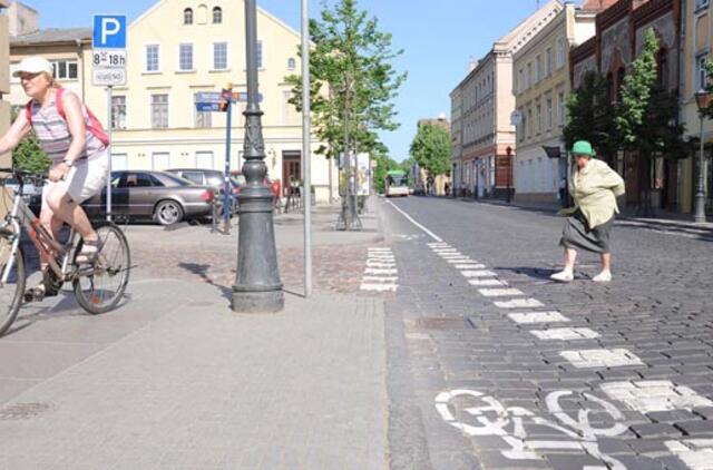 Konfliktai dėl dviračių eismo Tiltų gatvėje tęsiasi