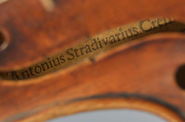 Niekas nepanoro įsigyti labai reto Stradivarijaus alto