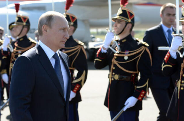 Normandijoje Vladimiras Putinas kalbėjosi su Petro Porošenka