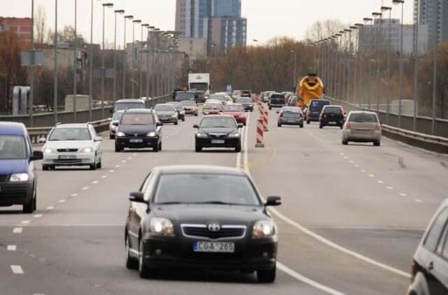 Seimas svarstys Saugaus eismo automobilių keliais įstatymo pataisas