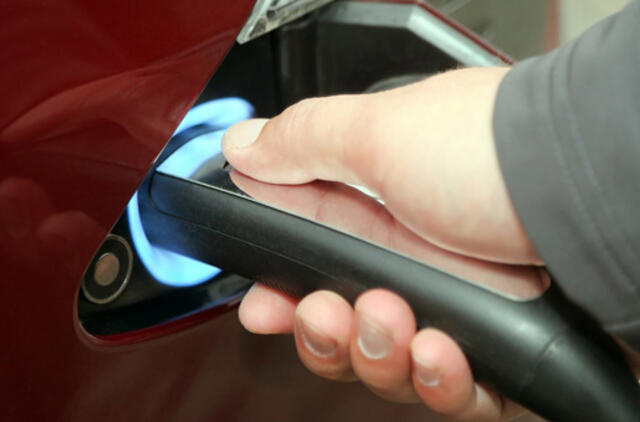 "Tesla Motors" prabilo apie patentų atsisakymą