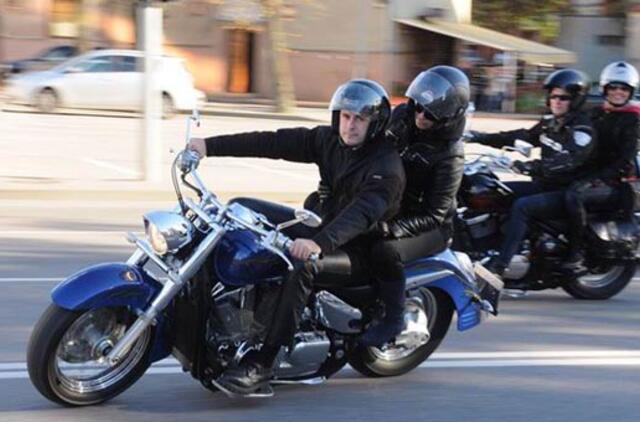 Ar geltonų liemenių nereikėtų ir motociklininkams?