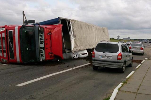 Kelią Klaipėda - Šilutė blokavo durpės