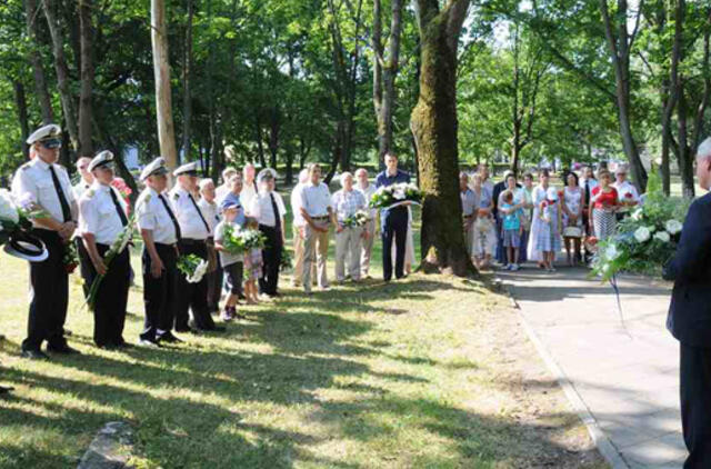 Pagerbta dingusio laivo "Linkuva" įgula