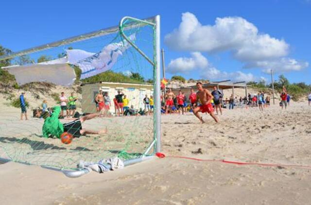 Paplūdimyje vėl karaliaus futbolas