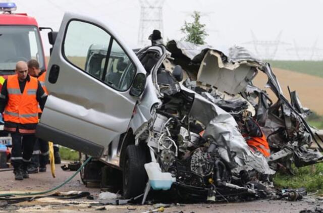 Per tragišką autoavariją Prancūzijoje žuvo penki vaikai