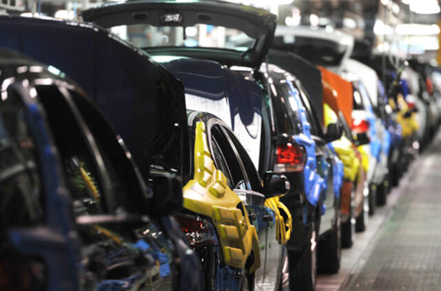 Pietų Afrikoje dėl besitęsiančio streiko "Ford" stabdo savo veiklą