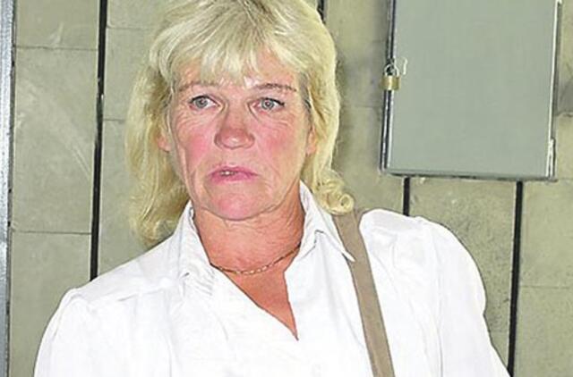 Po bul­via­ka­sio pa­gal­bi­nin­ką mo­te­ris nu­žu­dė ka­pok­liu